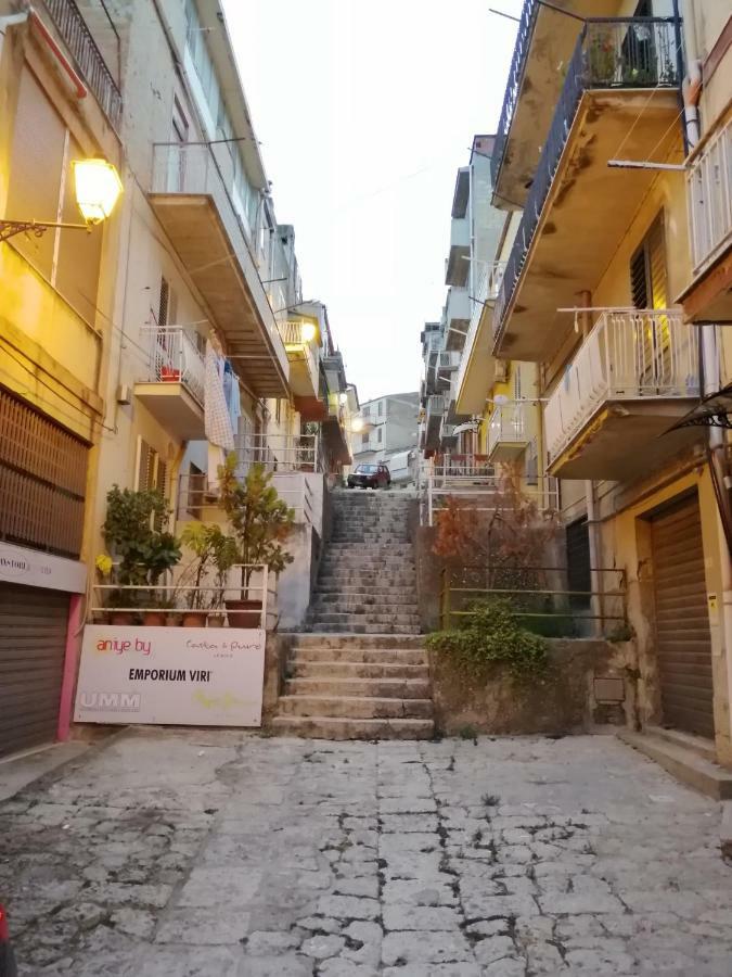 La Casa Del Corso Bed & Breakfast Aragona Exterior photo